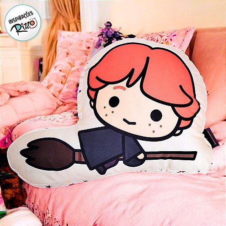 Almofada Rony Weasley e Vassoura - 38cm - Harry Potter - 1 unidade - Rizzo