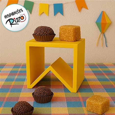 Suporte para Doces em Madeira Bandeirinha Rústico De Festa Junina - Amarelo - 15,5x16cm - 1 unidade - Rizzo