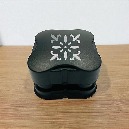 Furador Magnético Anywhere 1,5" - Flor de Lis - 1 unidade - Art Montagem - Rizzo