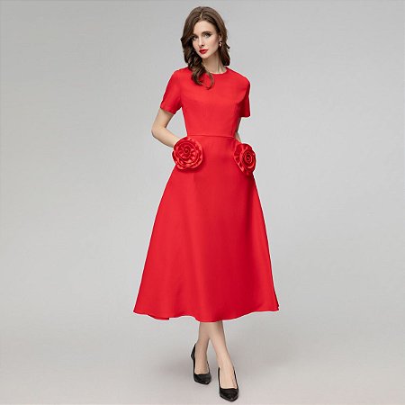 Vestido francês de manga curta com decote redondo e flor tridimensional