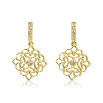 Brinco em Semijoia - Flor com zircônia