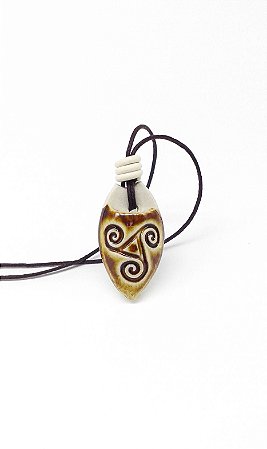 Colar Difusor de Aroma Pessoal - Triskel - Ambar