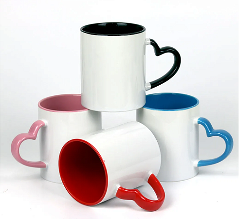 CANECA ALÇA DE CORAÇÃO COLORIDA