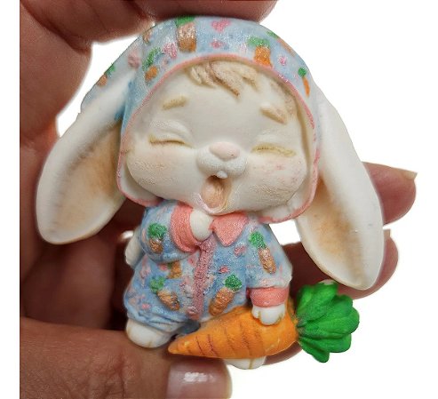 Molde De Silicone: Coelhinha com Cenoura - 6,5 x 7,0 cm