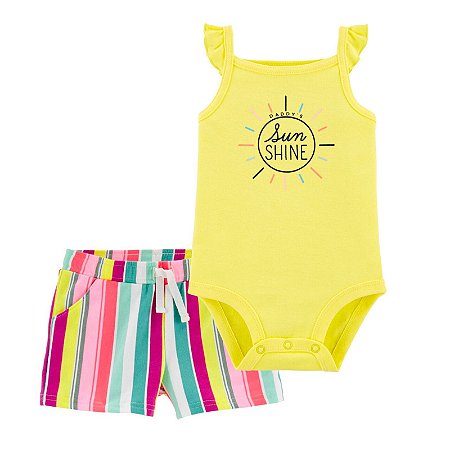 Body Amarelo Sunshine e Shorts Listras Verticais