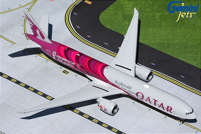 Gemini Jets 1:200 Qatar Airways Boeing 777-300ER "FIFA World Cup 2022" Flaps/Slats Extended