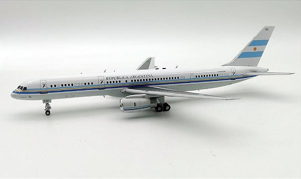 El Aviador (Inflight200) 1:200 Força Aérea Argentina Tango 01 Boeing 757-200