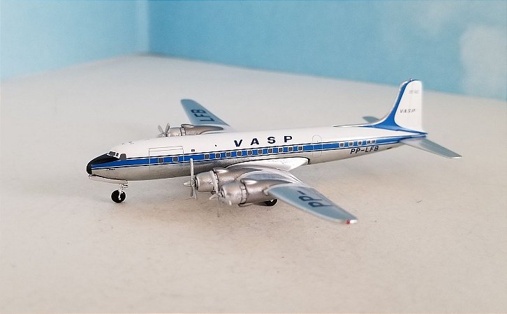 Aeroclassics 1:400 VASP Douglas DC-6