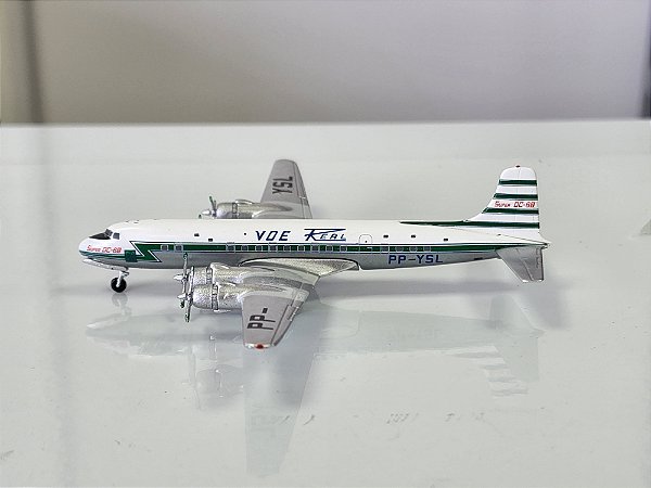 Aeroclassics 1:400 Real Douglas DC-6