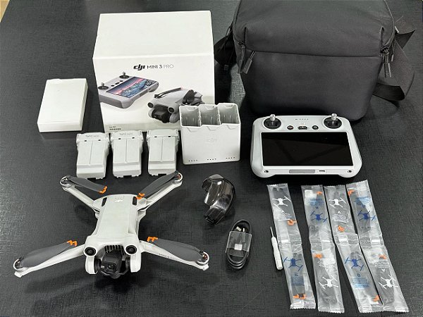 Drone DJI Mini 3 Pro + Controle com Tela + Fly More Kit (Usado)