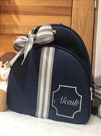 Mochila Baby P Sintético Azul Marinho com faixa listrada cinza e branco