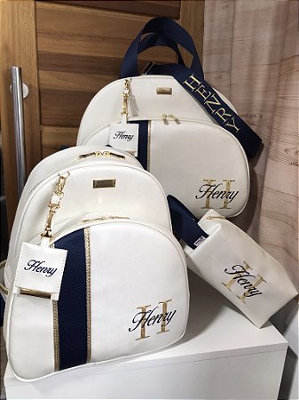 Kit Maternidade Bolsa Grande, Mochilinha baby G e Necessarie Box G Sintético Offwhite com faixa azul marinho e extra dourada