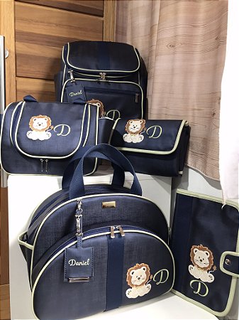 Kit Maternidade Mochila MM, Bolsa M, Frasqueira Ceci, Porta Vacinação e trocador simples Sintético Marinho com faixa marinho e detalhes verde pistache