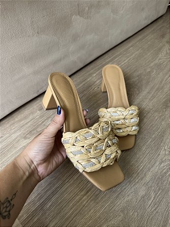 Mule em ráfia e brilho tam 35