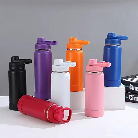 GARRAFA TERMICA DE AÇO INOX C/ TAMPA ROSQUEAVEL E BASE SILICONE FOSCA 800ML P1712