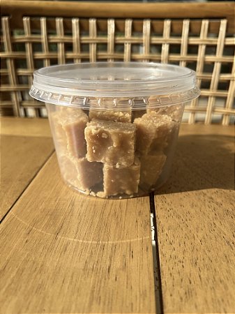 Pote de cocada com leite 335 gr