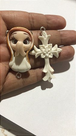 entremeio de biscuit e cruz