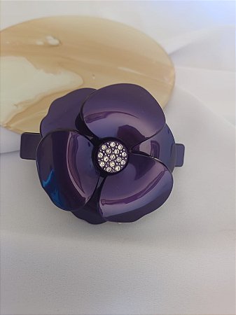 Prendedor Camélia Roxo