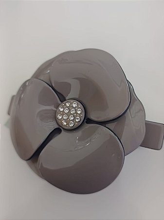 Bico de Pato Camélia Cinza