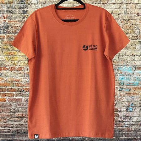 Camiseta Pé no Bico Brand