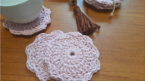 Descanso de Copos em Crochê Rosa Claro - Kit com 6 Unidades