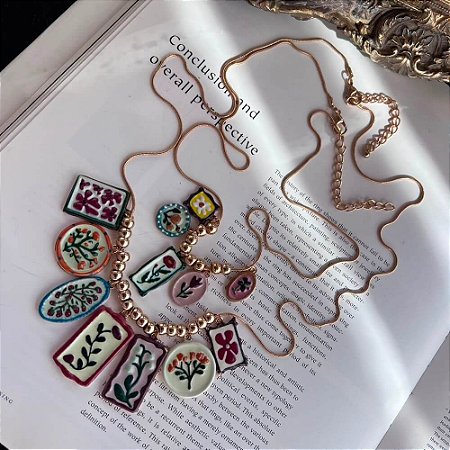 Colar Duplo Placas Esmaltadas