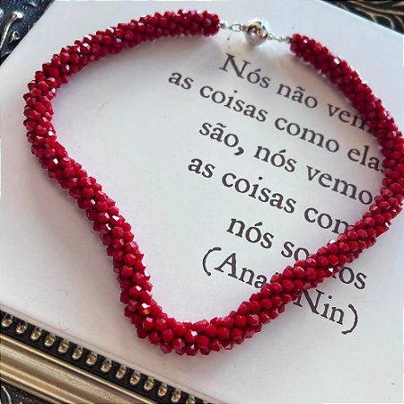 Colar Trançado Cristais Vermelhos