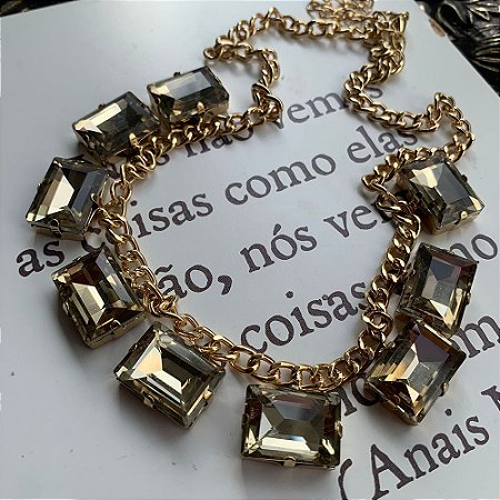 Colar Pedras Chaton Champagne