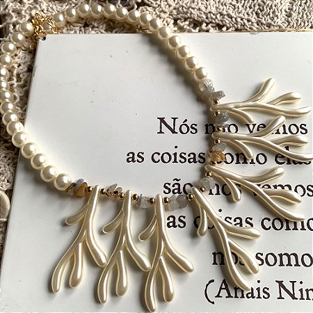 Colar Corais Cascalhos Cinza Mesclado Pérolas