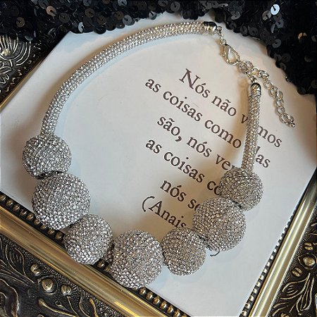 Colar Bolas Strass Prateado