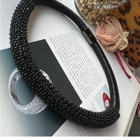 Colar Fio Cristais Preto