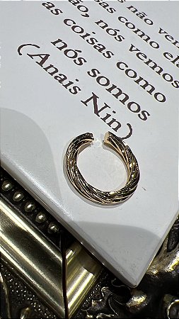 Piercing Argola Retorcida Dourado