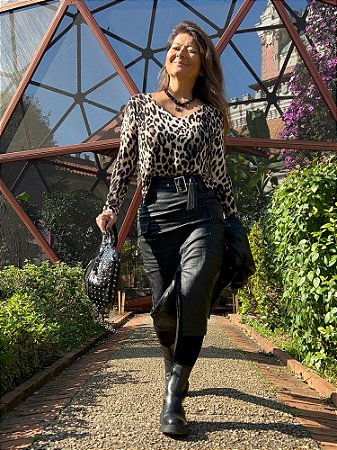 Blusa Decote V Onça