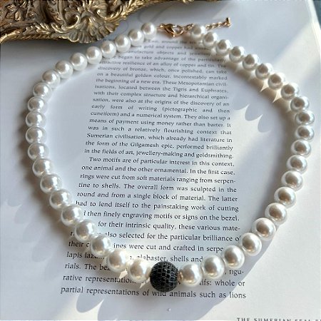 Colar Esfera Black Pérolas