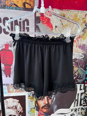 Shorts Preto Malha Fria Renda