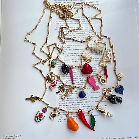 Colar Triplo Pingentes Dourado