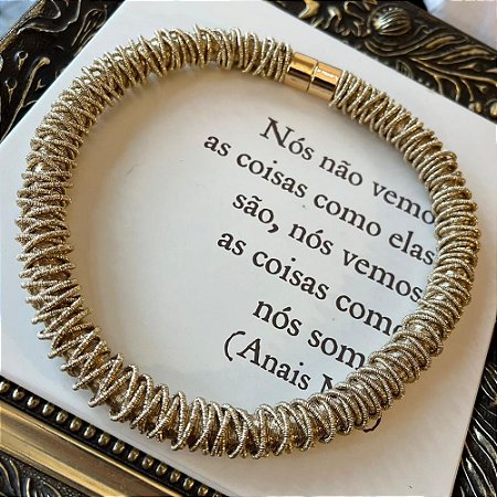 Colar Fio Lurex Dourado