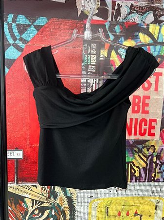 Blusa Ombro Caído Preto