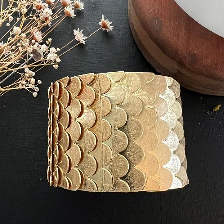 Bracelete Escamas Dourado Fosco