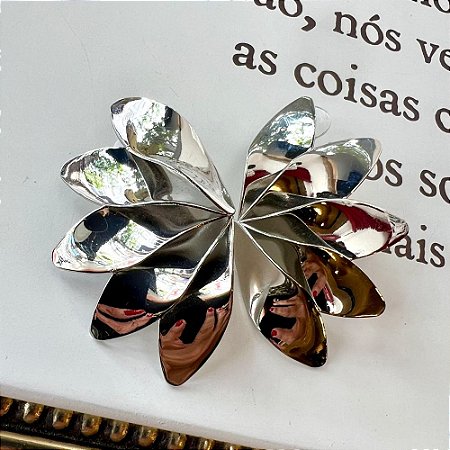 Brinco Pétalas Prateado