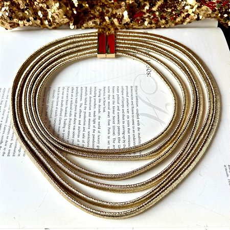 Colar Fios Lurex Dourado