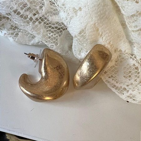 Brinco Argola Retorcido Dourado Fosco