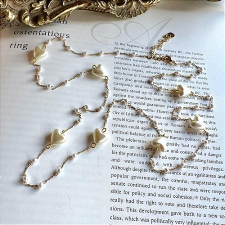 Colar Pérolas Corações Dourado