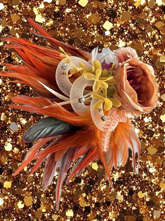 Casquete Flor Plumas Laranja