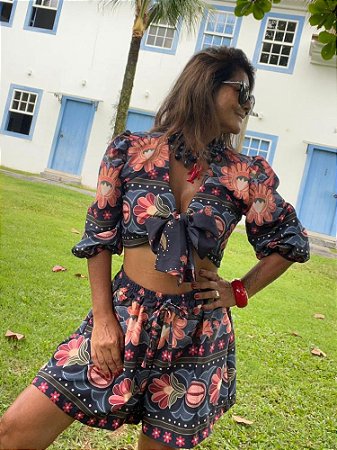 Conjunto Cropped Shorts Flores