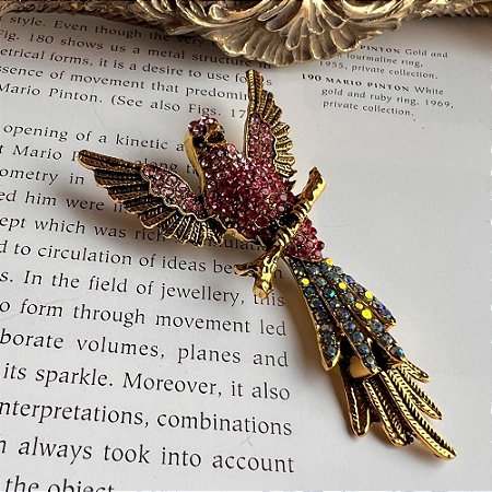 Broche Arara Galho Rosa