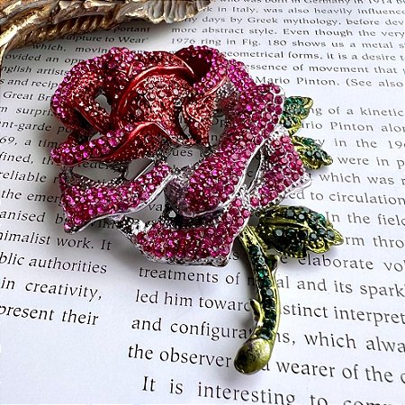 Broche Rosa Cravejado Pink