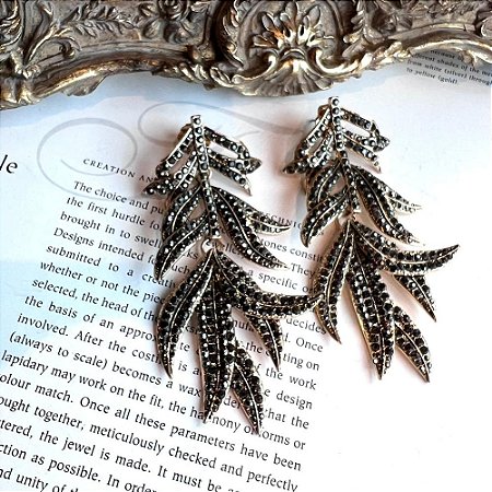 Maxi Brinco Folhas Fumê