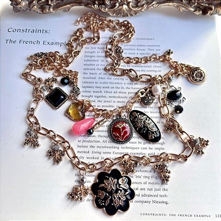 Colar Duplo Pingentes Esmaltados Dourado