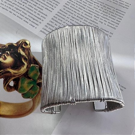 Bracelete Fios Verticais Prateado